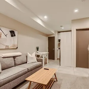 https://serenity-at-sloans-1-br-with-a-modern-twist.seedenverhotels.com